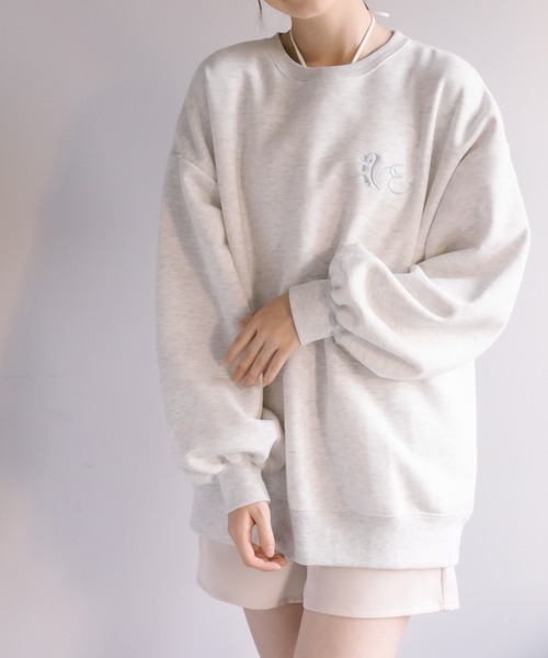 OLIVE des OLIVE（オリーブデオリーブ）の「ワンポイント刺繍チュニックスウェット（スウェット・レディース・オートミール/オフホワイト/ブラック・FREE）」の3枚目の写真