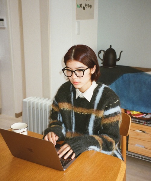 PAMM(パム)の「透明な空気のチェックニット(ニット/セーター・レディース・アイボリー/グレー系その他/ネイビー/ブラウン/オフホワイト/オレンジ/レッド・FREE)」の15枚目の写真