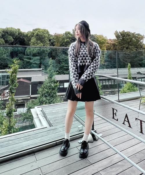 Figments（フィグメンツ）の「トライアングル柄セーター（ニット/セーター・レディース・ブラック/ブラウン・FREE）」の6枚目の写真