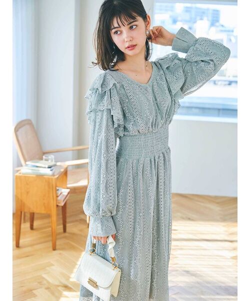 dazzlin（ダズリン）の「フリルレースシャーリングワンピース（ワンピース・レディース・ブルー/グリーン/アイボリー・FREE）」の13枚目の写真