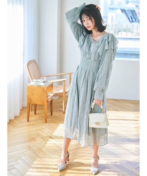 dazzlin（ダズリン）の「フリルレースシャーリングワンピース（ワンピース・レディース・ブルー/グリーン/アイボリー・FREE）」の11枚目の写真