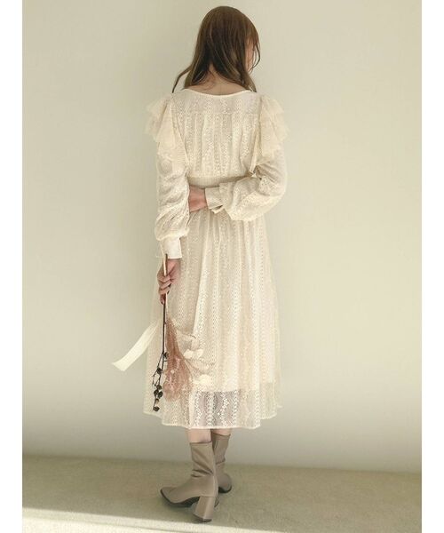 dazzlin（ダズリン）の「フリルレースシャーリングワンピース（ワンピース・レディース・ブルー/グリーン/アイボリー・FREE）」の4枚目の写真