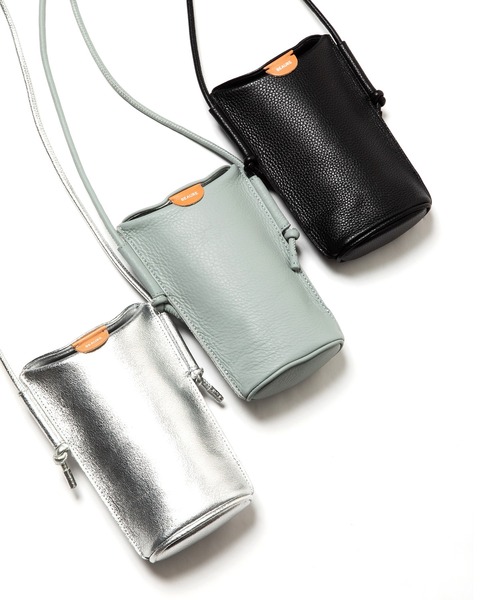 Beau're(ヴュレ)の「BEAURE ヴュレ カウレザー スマホショルダー(ショルダーバッグ・レディース・ブルーグレー/ブラック/シルバー・FREE)」の8枚目の写真