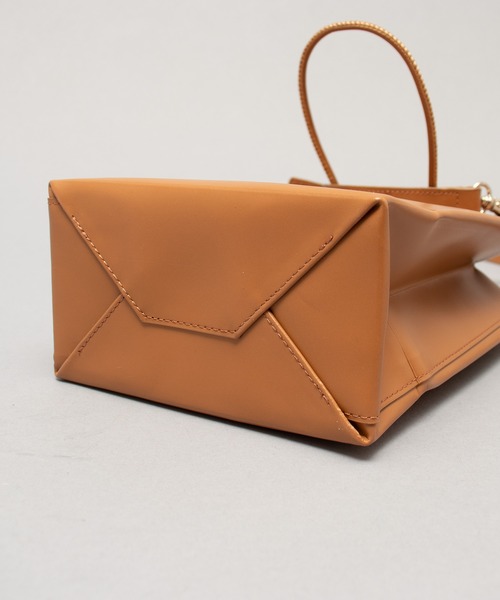UNKNOWN PRODUCTS（アンノウンプロダクツ）の「【 UNKNOWN PRODUCTS / アンノウンプロダクツ 】 LEATHER PAPER SHOULDER BAG LOGO MINI / レザーペーパーショルダーバッグ  ミニ（ショルダーバッグ・レディース・ブラック/ブルー/イエロー/オレンジ/ミント/ホワイト/グリーン/ブラウン/レッド/ライトベージュ/ライム/マジェンタ・FREE）」の14枚目の写真