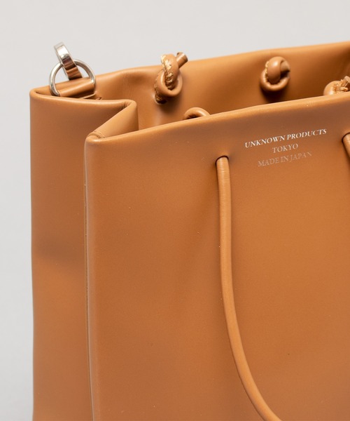 UNKNOWN PRODUCTS（アンノウンプロダクツ）の「【 UNKNOWN PRODUCTS / アンノウンプロダクツ 】 LEATHER PAPER SHOULDER BAG LOGO MINI / レザーペーパーショルダーバッグ  ミニ（ショルダーバッグ・レディース・ブラック/ブルー/イエロー/オレンジ/ミント/ホワイト/グリーン/ブラウン/レッド/ライトベージュ/ライム/マジェンタ・FREE）」の16枚目の写真