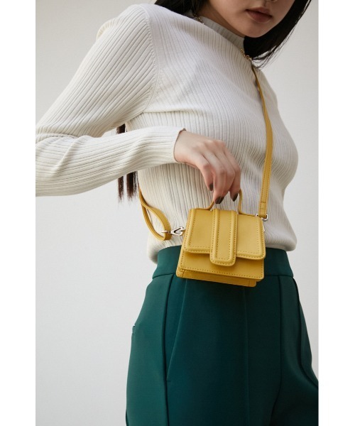 AZUL by moussy（アズールバイマウジー）の「WALLET MINI BAG（ハンドバッグ・レディース・ブラック/イエロー/アイボリー/シルバー系その他・FREE）」の4枚目の写真