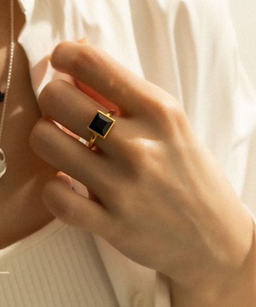 SMELLY（スメリー）の「SMELLY so’　square stone ring（リング・レディース・ゴールド・-）」の3枚目の写真