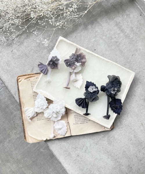 m.soeur（エムスール）の「リーフとスイートピーのピアス（ピアス（両耳用）・レディース・ブラック/ホワイト/グレー・FREE）」の10枚目の写真