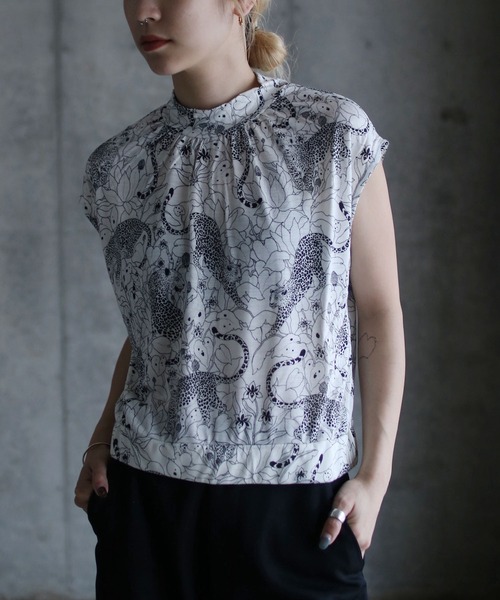 G.V.G.V.(ジーヴィージーヴィー)の「LEOPARD PRINT FRENCH SLV TOP(Tシャツ/カットソー・レディース・オフホワイト/ブラック・ONE SIZE)」の1枚目の写真