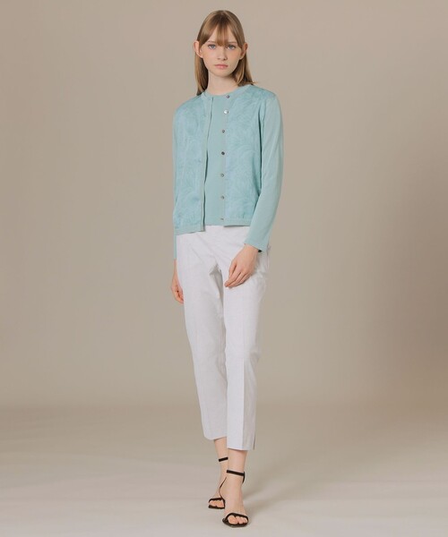 MACKINTOSH LONDON(マッキントッシュ ロンドン)の「【BIBURY FLOWER 001】ドローイングシャドーバイブリーコンビカーディガン(カーディガン/ボレロ・レディース・オフホワイト/ブルー系その他4/ネイビー・40/38)」の5枚目の写真