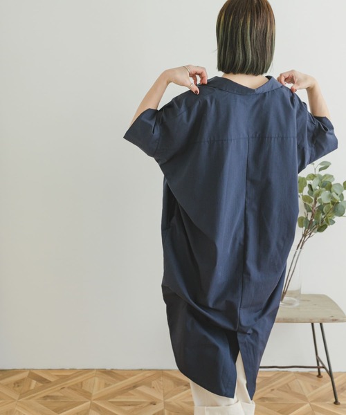 ITEMS URBANRESEARCH（アイテムズ アーバンリサーチ）の「ドルマンシャツワンピース（シャツワンピース・レディース・オフホワイト/マスタード/カーキ/ネイビー・FREE）」の20枚目の写真
