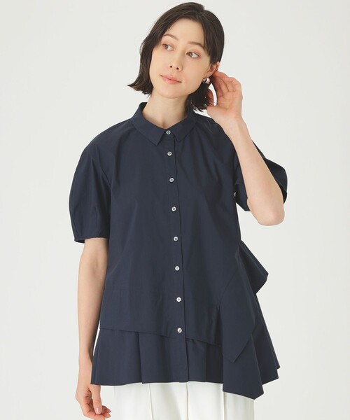 CAST:（キャストコロン）の「【1枚で着映える】イレギュラーヘムデザインブラウス（シャツ/ブラウス・レディース・ホワイト/ネイビー/ブルー系その他2・M）」の2枚目の写真