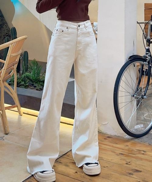 CITIZENSofHUMANITYCホワイト フリンジ裾 ワイドパンツ Ada.（エイダ）の「裾フリンジワイドパンツ（その他パンツ）」 - WEAR