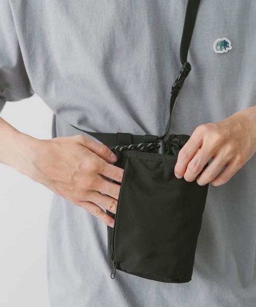 URBAN RESEARCH DOORS（アーバンリサーチドアーズ）の「チョークバッグ（ショルダーバッグ・メンズ・ブルー/ライトカーキ/ブラック・-）」の10枚目の写真