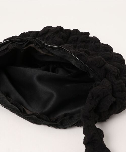 nemne store(ネンネストア)の「《Delfy》ぽこぽこミニショルダーバッグ(ショルダーバッグ・レディース・アイボリー/ブラック・フリー)」の14枚目の写真