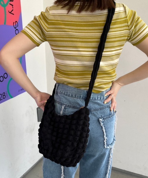 nemne store(ネンネストア)の「《Delfy》ぽこぽこミニショルダーバッグ(ショルダーバッグ・レディース・アイボリー/ブラック・フリー)」の7枚目の写真