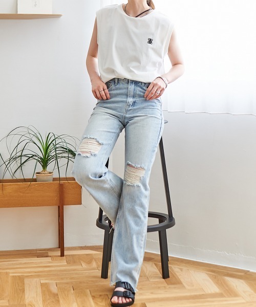 Rejoule(リジュール)の「ワンポイント刺繍タンクトップ(Tシャツ/カットソー・レディース・ブラック/オフホワイト/チャコールグレー・フリー)」の6枚目の写真