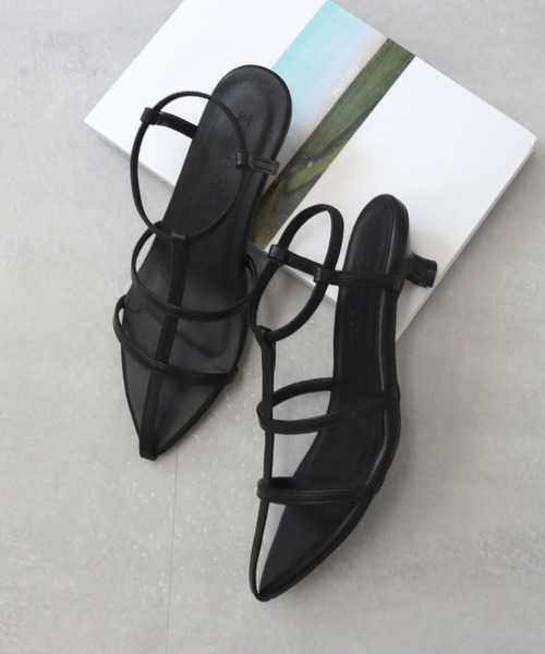 KOBE LETTUCE(コウベレタス)の「Tラインヒールサンダル(サンダル・レディース・ホワイト/シルバー/ブラック・M/LL/L/S)」の7枚目の写真