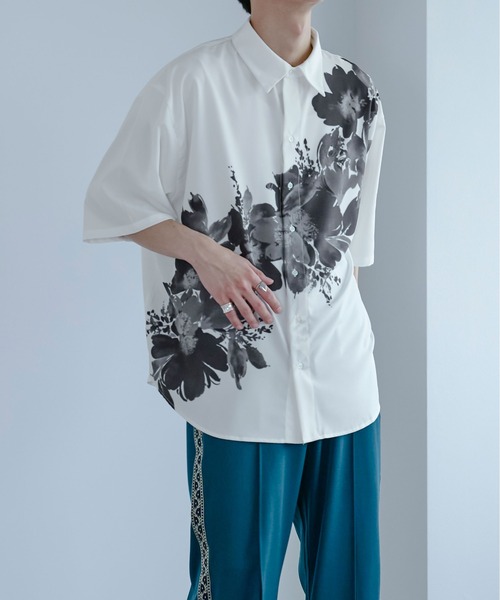 Ellno Loset(エルノロゼット)の「フラワーショルダーシャツ(シャツ/ブラウス・メンズ・オフホワイト/ブラック・SMALL/MEDIUM/LARGE)」の9枚目の写真