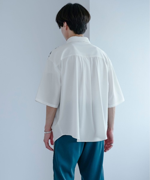 Ellno Loset(エルノロゼット)の「フラワーショルダーシャツ(シャツ/ブラウス・メンズ・オフホワイト/ブラック・SMALL/MEDIUM/LARGE)」の11枚目の写真