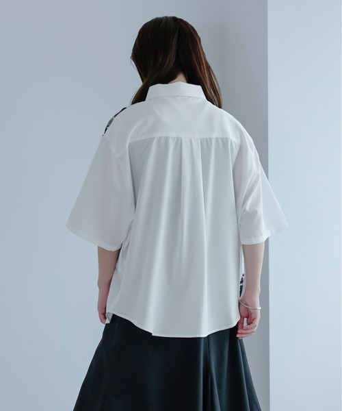 Ellno Loset(エルノロゼット)の「フラワーショルダーシャツ(シャツ/ブラウス・メンズ・オフホワイト/ブラック・SMALL/MEDIUM/LARGE)」の17枚目の写真