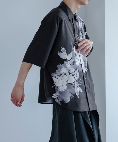 Ellno Loset(エルノロゼット)の「フラワーショルダーシャツ(シャツ/ブラウス・メンズ・オフホワイト/ブラック・SMALL/MEDIUM/LARGE)」の21枚目の写真