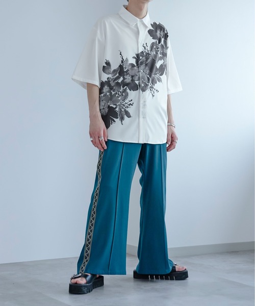 Ellno Loset(エルノロゼット)の「フラワーショルダーシャツ(シャツ/ブラウス・メンズ・オフホワイト/ブラック・SMALL/MEDIUM/LARGE)」の13枚目の写真