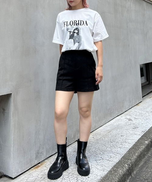 INGNI(イング)の「フェイクレザーショート/パンツ(その他パンツ・レディース・アイボリー/ブラック/ブラック系その他・FREE)」の7枚目の写真