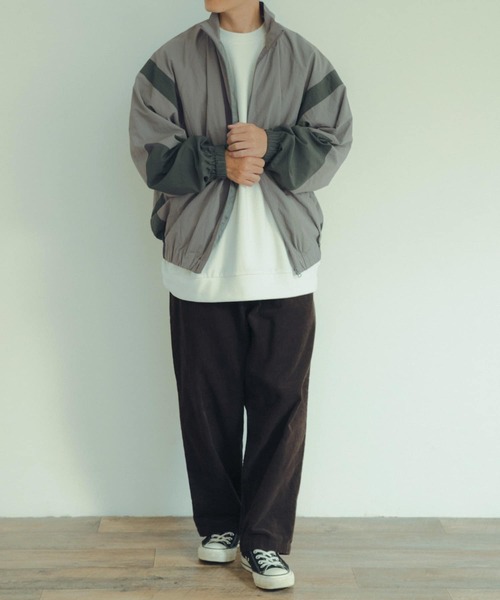 ITEMS URBANRESEARCH(アイテムズ アーバンリサーチ)の「MIL.Nylon Fitness Jacket(ナイロンジャケット・メンズ・ブラック/カーキ・MEDIUM/LARGE)」の12枚目の写真