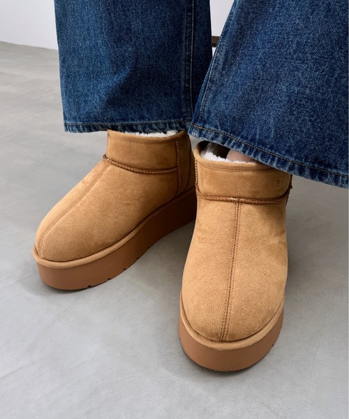 Heather（ヘザー）の「インヒールムートンブーツ　977318（ブーツ・レディース・ブラック/ベージュ/アイボリー・M/L）」の4枚目の写真