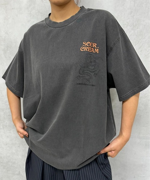 Sourcream(サワークリーム)の「【Sourcream麻雀倶楽部】ドラゴンTEE(Tシャツ/カットソー・メンズ・ホワイト/チャコールグレー・FREE)」の3枚目の写真
