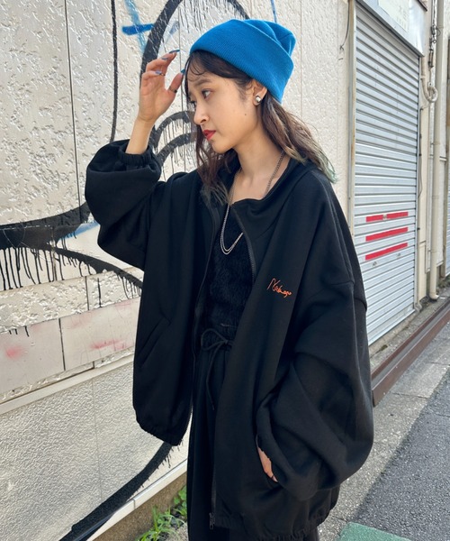 CLEA(クレア)の「【2点SET】刺繍入りビッグサイズスウェットセットアップ(セットアップ・レディース・ブラック/ブルー・M)」の8枚目の写真