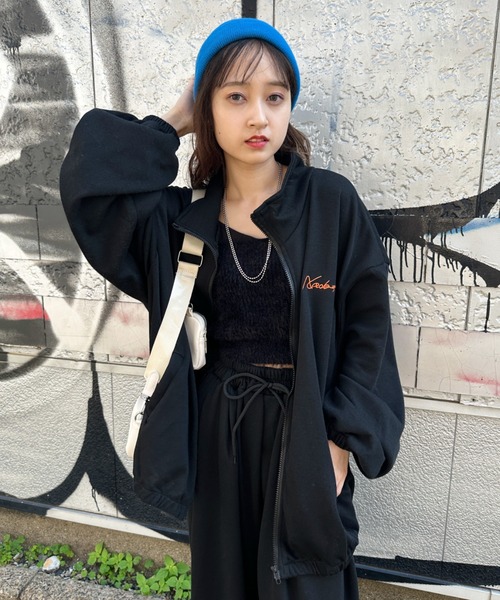 CLEA(クレア)の「【2点SET】刺繍入りビッグサイズスウェットセットアップ(セットアップ・レディース・ブラック/ブルー・M)」の7枚目の写真