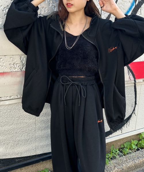 CLEA(クレア)の「【2点SET】刺繍入りビッグサイズスウェットセットアップ(セットアップ・レディース・ブラック/ブルー・M)」の3枚目の写真