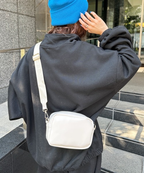 CLEA(クレア)の「【2点SET】刺繍入りビッグサイズスウェットセットアップ(セットアップ・レディース・ブラック/ブルー・M)」の20枚目の写真