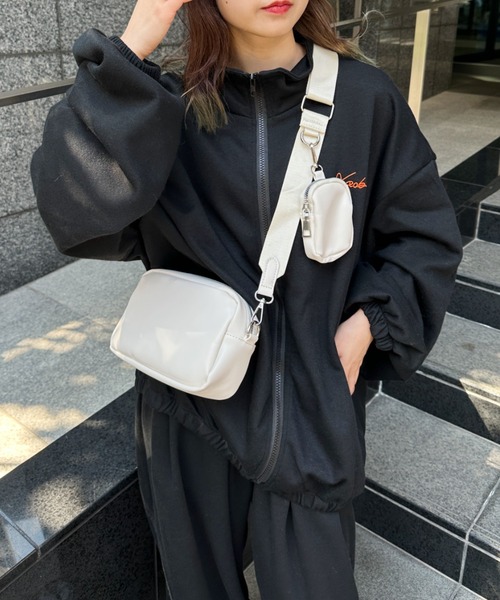 CLEA(クレア)の「【2点SET】刺繍入りビッグサイズスウェットセットアップ(セットアップ・レディース・ブラック/ブルー・M)」の18枚目の写真