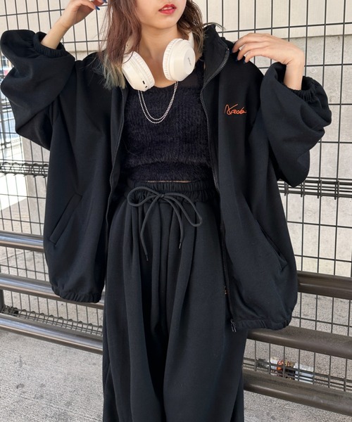 CLEA(クレア)の「【2点SET】刺繍入りビッグサイズスウェットセットアップ(セットアップ・レディース・ブラック/ブルー・M)」の13枚目の写真