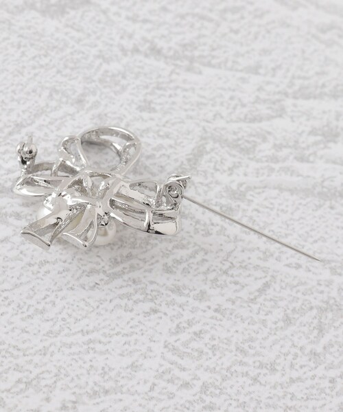 couture brooch(クチュールブローチ)の「◆リボンパール調モチーフブローチ(ブローチ/コサージュ・レディース・ゴールド/シルバー・00)」の6枚目の写真