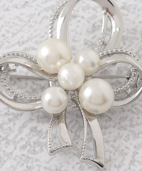couture brooch(クチュールブローチ)の「◆リボンパール調モチーフブローチ(ブローチ/コサージュ・レディース・ゴールド/シルバー・00)」の7枚目の写真