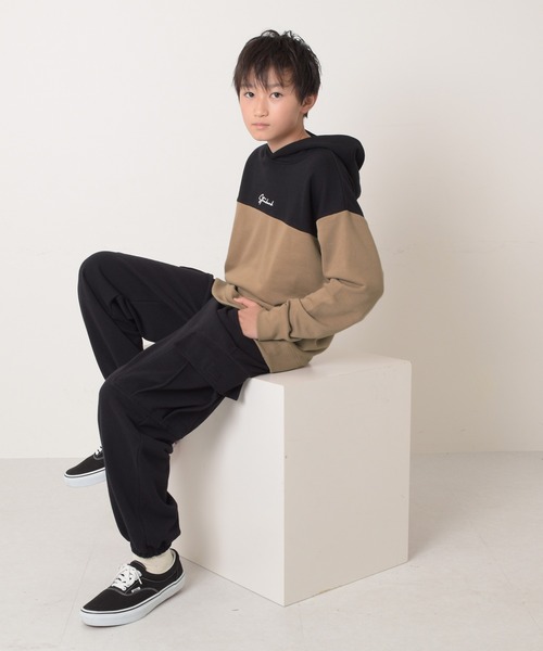 GLAZOS(グラソス)の「TC裏毛・バイカラーパーカー(その他トップス・キッズ・ベージュ/ライトブルー/グレー・140cm/150cm/160cm/170cm)」の7枚目の写真