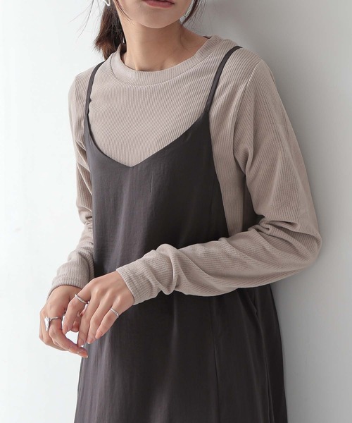 and it_（アンドイット）の「起毛リブクルーネック長袖Tシャツ（Tシャツ/カットソー・レディース・グレイッシュベージュ/ブラック/ブルー/アイボリー/グリーン・M）」の7枚目の写真