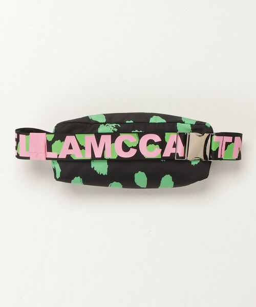 STELLA McCARTNEY（ステラマッカートニー）の「STELLA McCARTNEY (ステラマッカートニー) Junior 総柄ウエストポーチバッグ（ボディバッグ/ウエストポーチ・キッズ・ブラック×グリーン・ONE SIZE）」の2枚目の写真