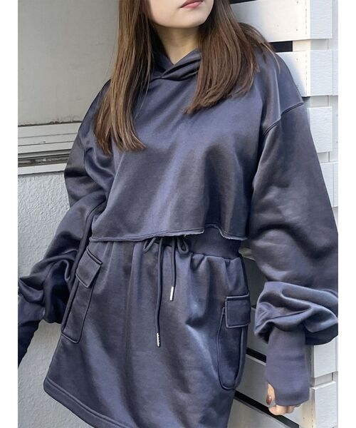 MURUA（ムルーア）の「シャイニークロップトフーディー（Tシャツ/カットソー・レディース・ブルー/ライトグレー/ダークグレー/モカ・FREE）」の3枚目の写真