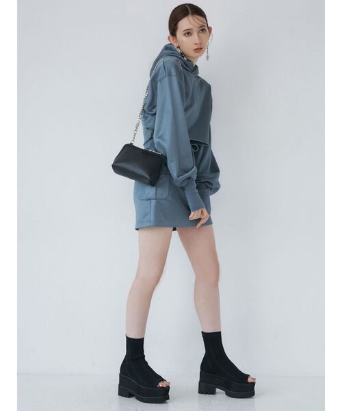 MURUA（ムルーア）の「シャイニークロップトフーディー（Tシャツ/カットソー・レディース・ブルー/ライトグレー/ダークグレー/モカ・FREE）」の11枚目の写真