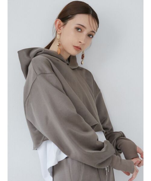 MURUA（ムルーア）の「シャイニークロップトフーディー（Tシャツ/カットソー・レディース・ブルー/ライトグレー/ダークグレー/モカ・FREE）」の13枚目の写真