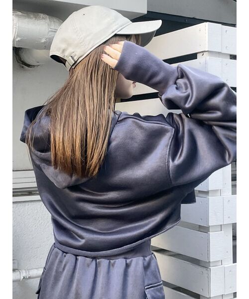 MURUA（ムルーア）の「シャイニークロップトフーディー（Tシャツ/カットソー・レディース・ブルー/ライトグレー/ダークグレー/モカ・FREE）」の18枚目の写真