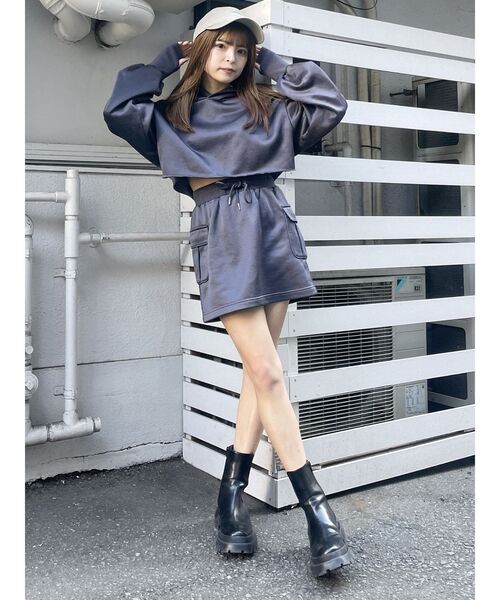 MURUA（ムルーア）の「シャイニークロップトフーディー（Tシャツ/カットソー・レディース・ブルー/ライトグレー/ダークグレー/モカ・FREE）」の19枚目の写真