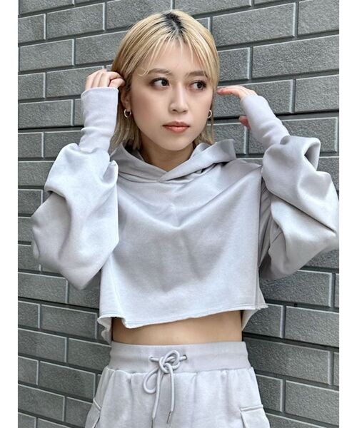 MURUA（ムルーア）の「シャイニークロップトフーディー（Tシャツ/カットソー・レディース・ブルー/ライトグレー/ダークグレー/モカ・FREE）」の22枚目の写真