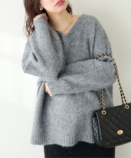 natural couture(ナチュラルクチュール)の「前後2WAYネップ入りゆるニット(ニット/セーター・レディース・ベージュ/チャコールグレー/サックスブルー/オフホワイト・FREE)」の3枚目の写真