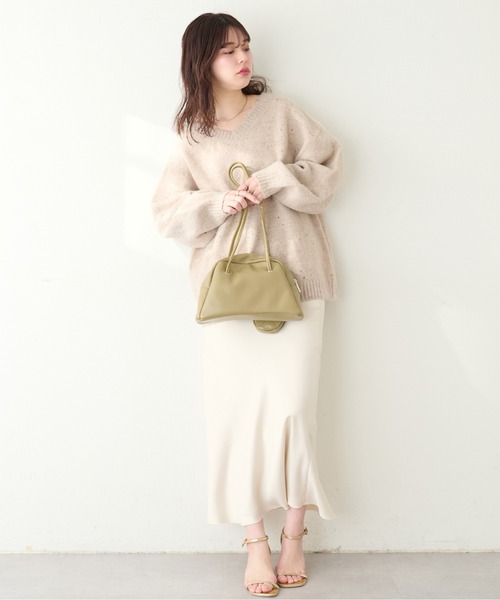natural couture(ナチュラルクチュール)の「前後2WAYネップ入りゆるニット(ニット/セーター・レディース・ベージュ/チャコールグレー/サックスブルー/オフホワイト・FREE)」の20枚目の写真